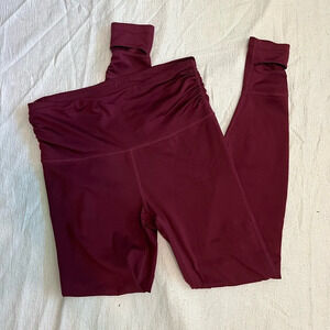 GapFit Eclipse High Rise Stirrup Red Maroon Currant Yoga Workout Leggings Size M